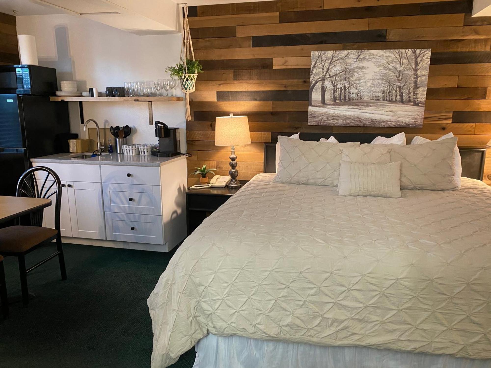 Moose Creek Lodge & Suites Cody Zimmer foto